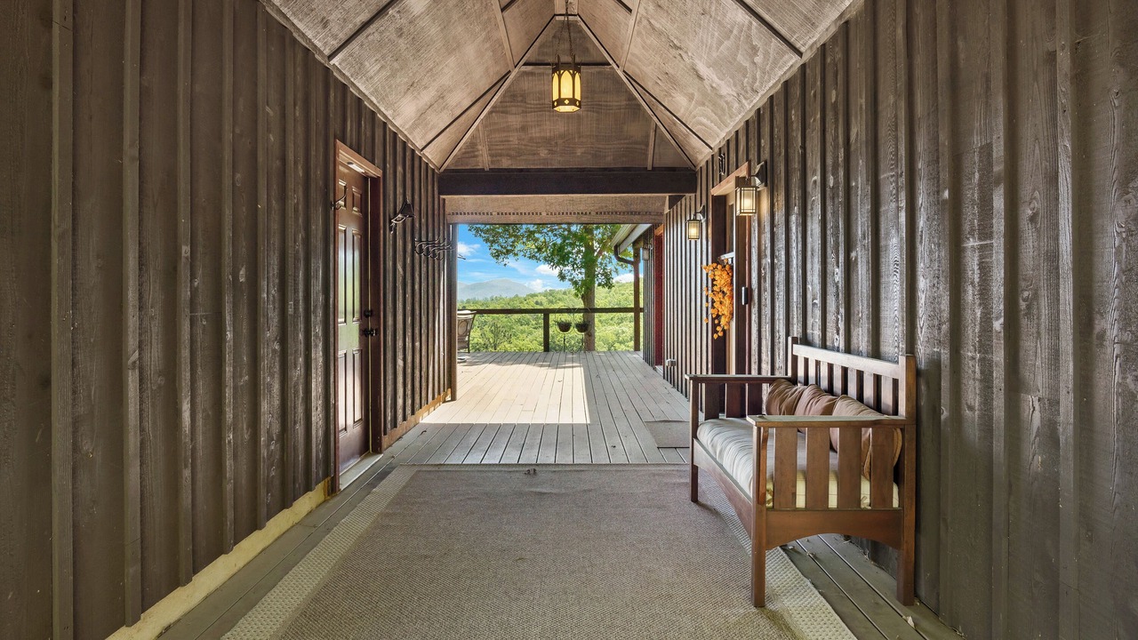 Photo of Patio Balcony in Vein Mountain