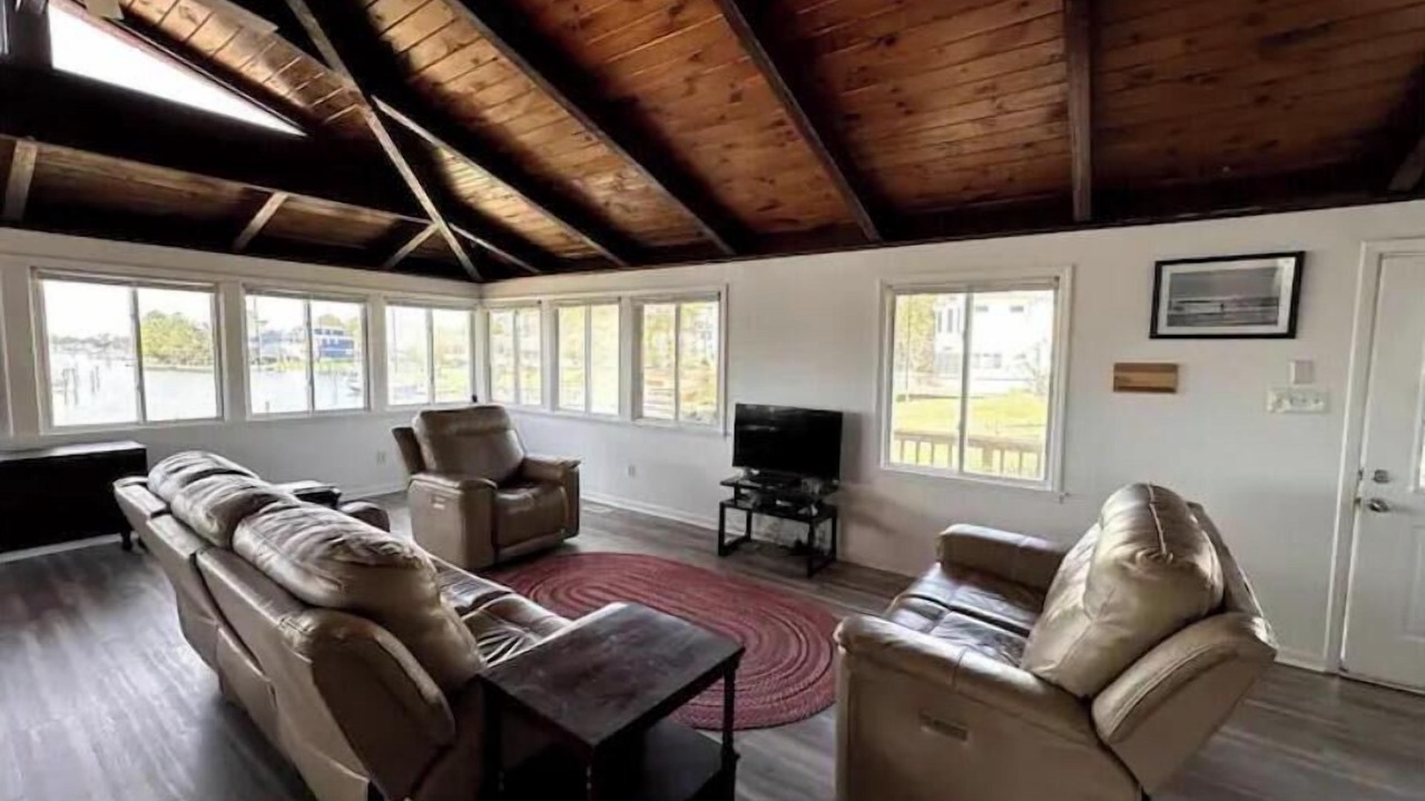 Photo of Livingroom in Colington Harbour