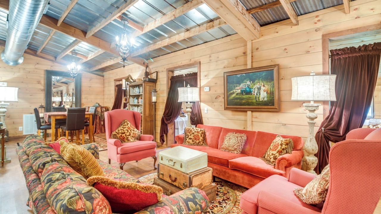 Photo of Livingroom in Lawndale