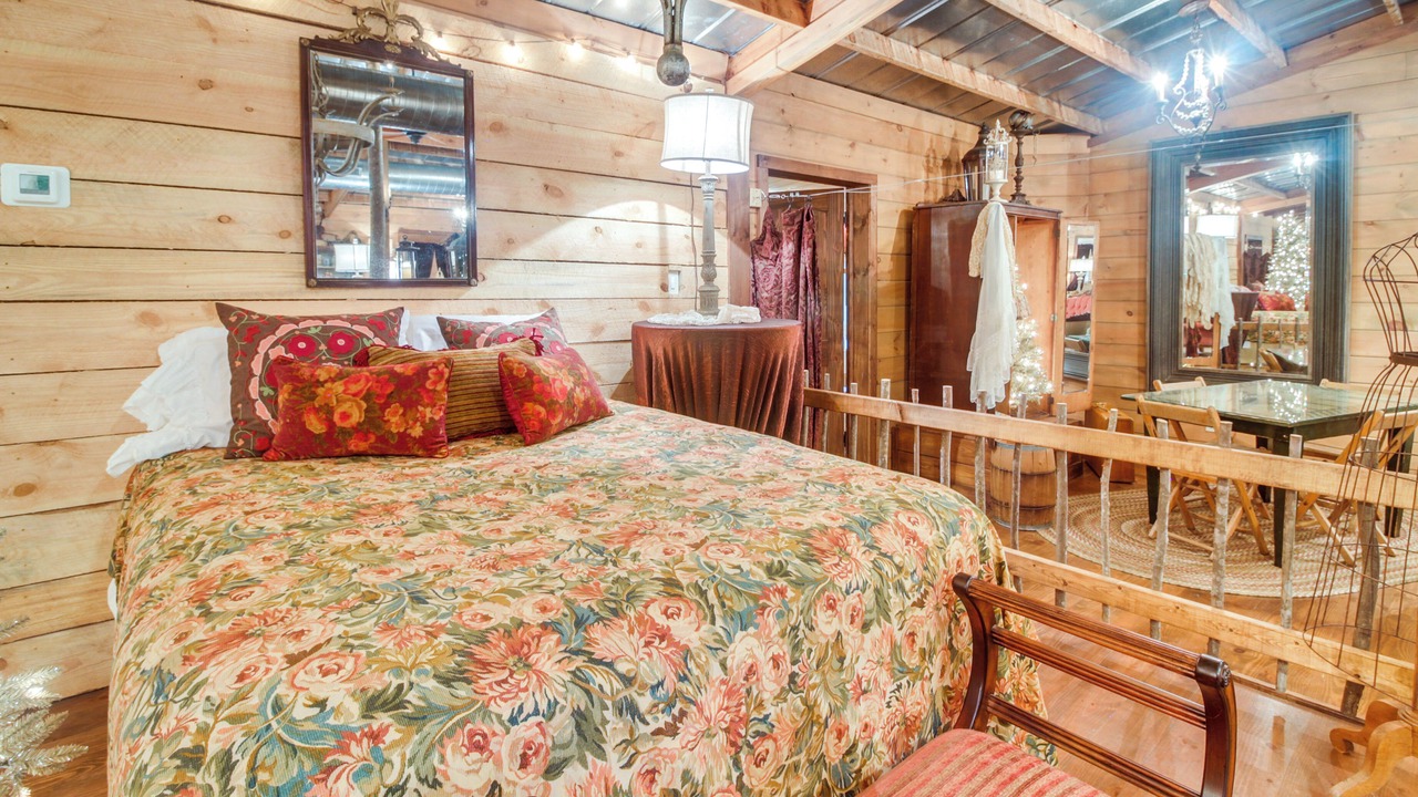 Photo of Bedroom in Lawndale