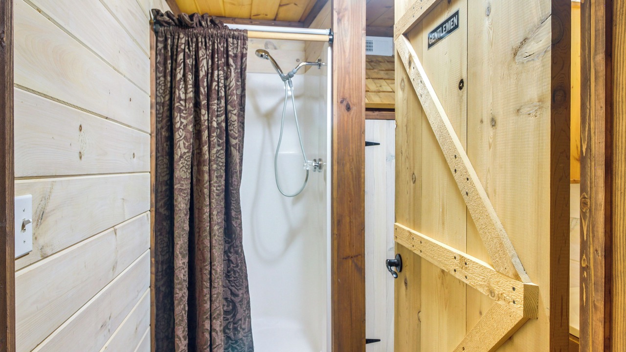 Photo of Bathroom in Lawndale