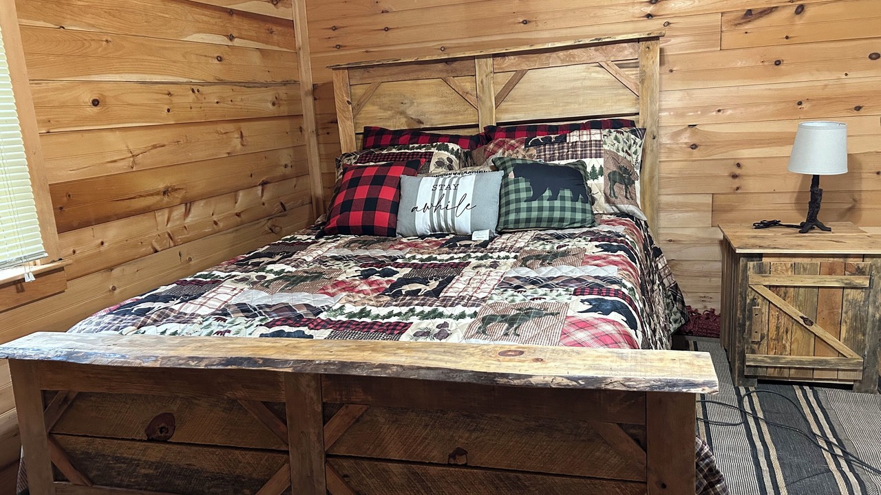 Photo of Bedroom in Mountain City