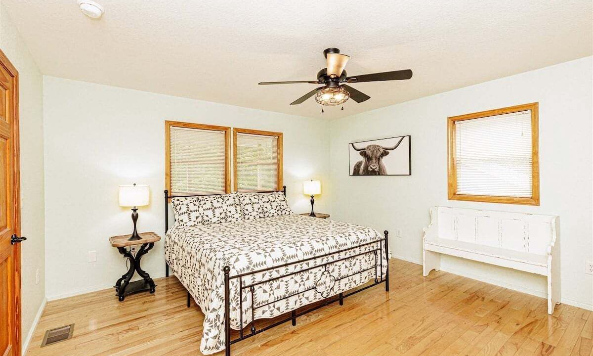 Photo of Bedroom in Bryson City