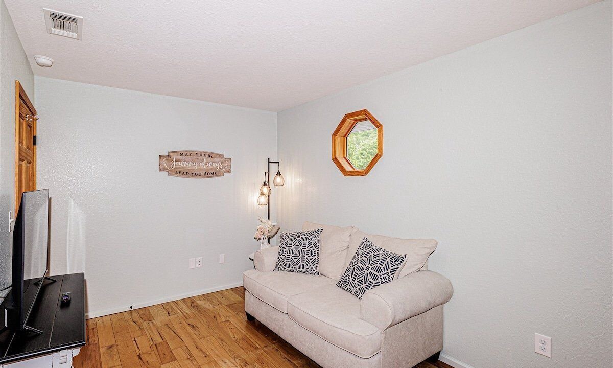 Photo of Livingroom in Bryson City