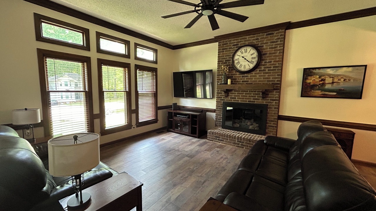 Photo of Livingroom in Red Oak