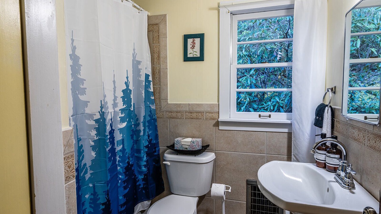 Photo of Bathroom in Highlands Hills