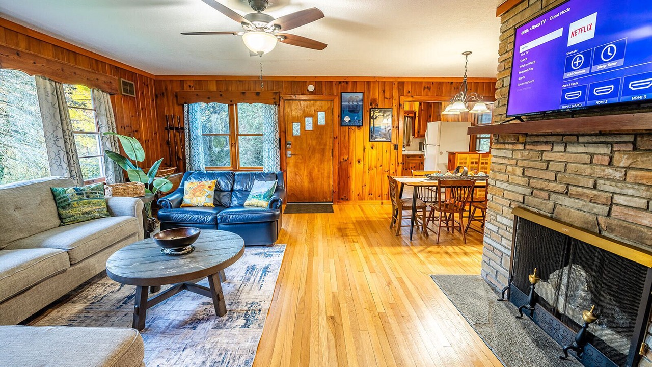 Photo of Livingroom in Highlands Hills