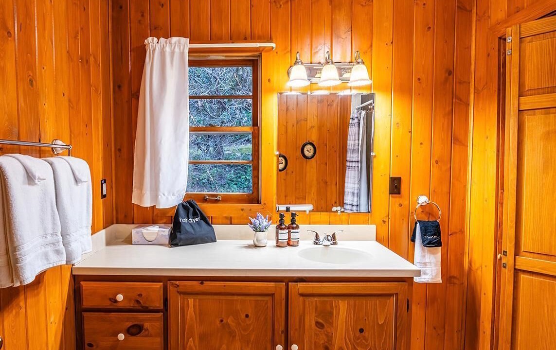 Photo of Bathroom in Highlands Hills