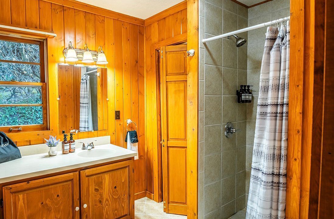 Photo of Bathroom in Highlands Hills