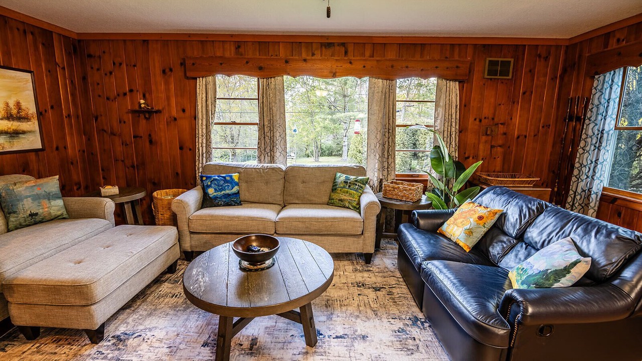 Photo of Livingroom in Highlands Hills