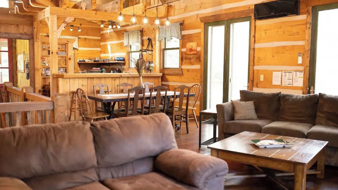 Photo of Livingroom in Waynesville