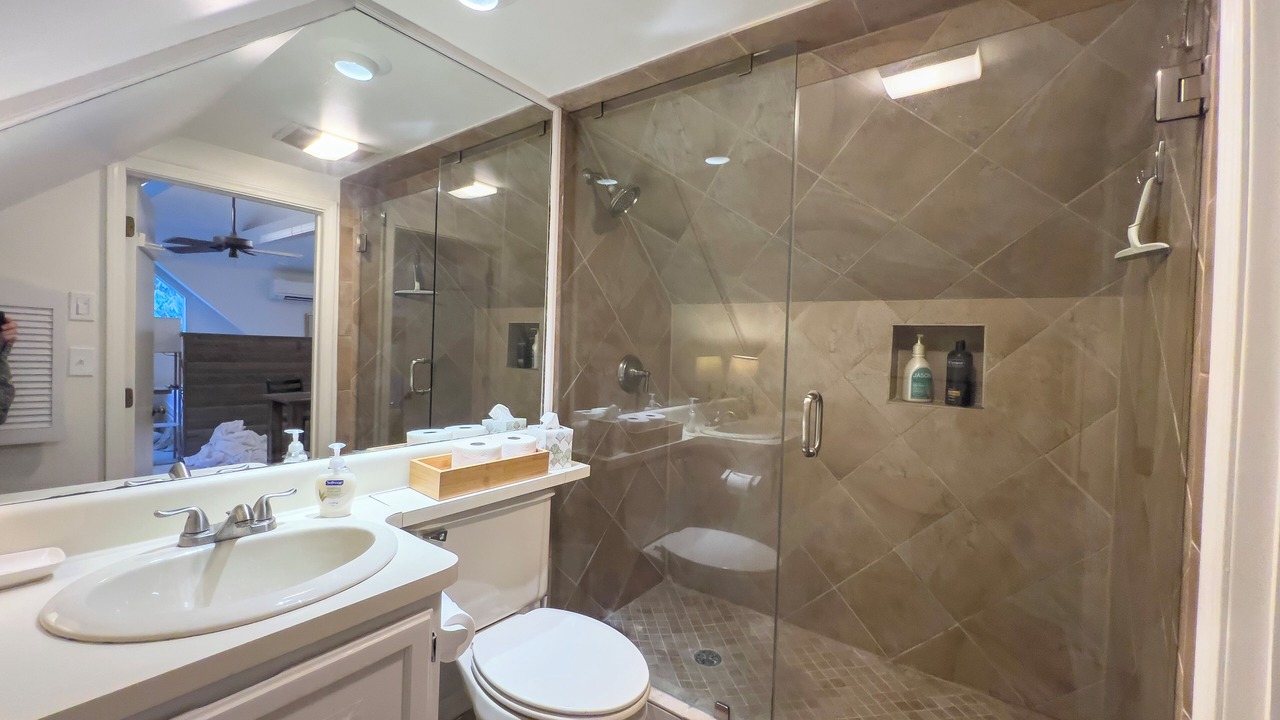 Photo of Bathroom in Mirror Lake