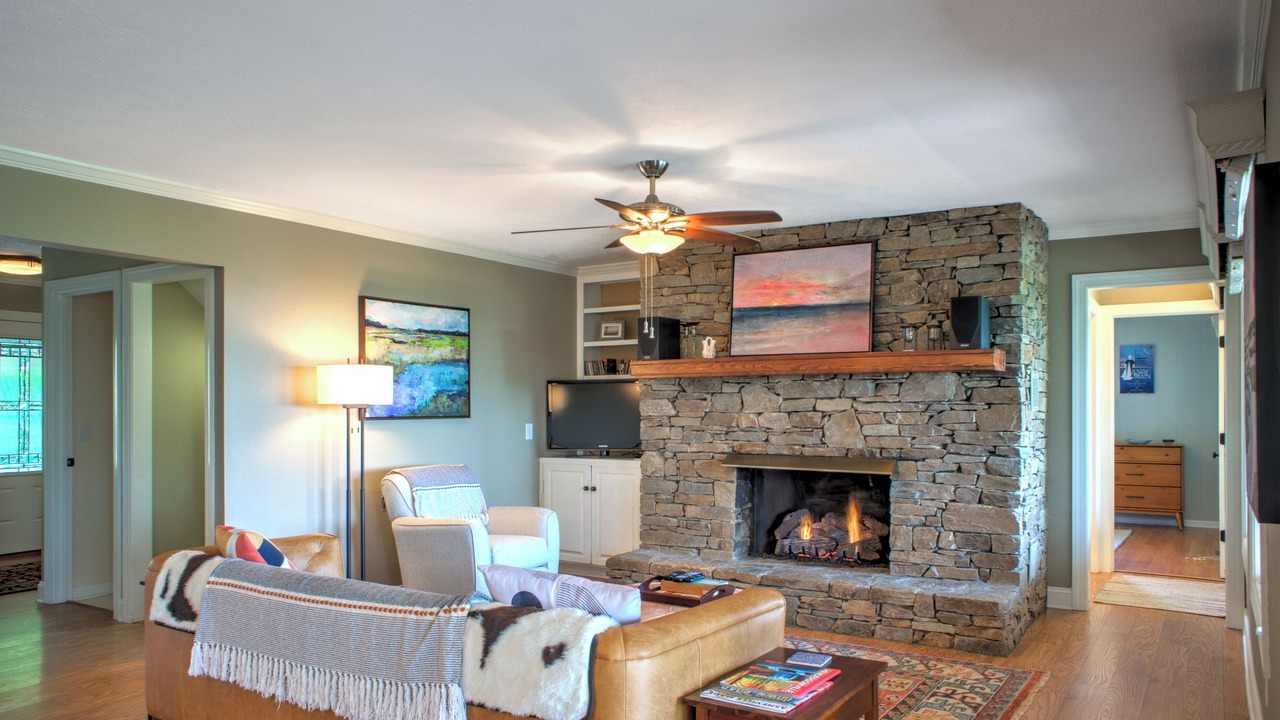 Photo of Livingroom in Laurel Park
