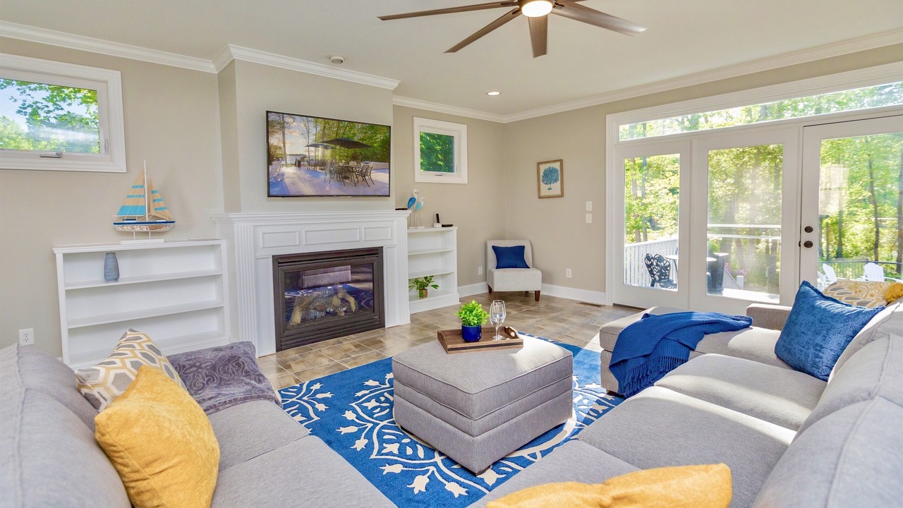 Photo of Livingroom in Halifax County
