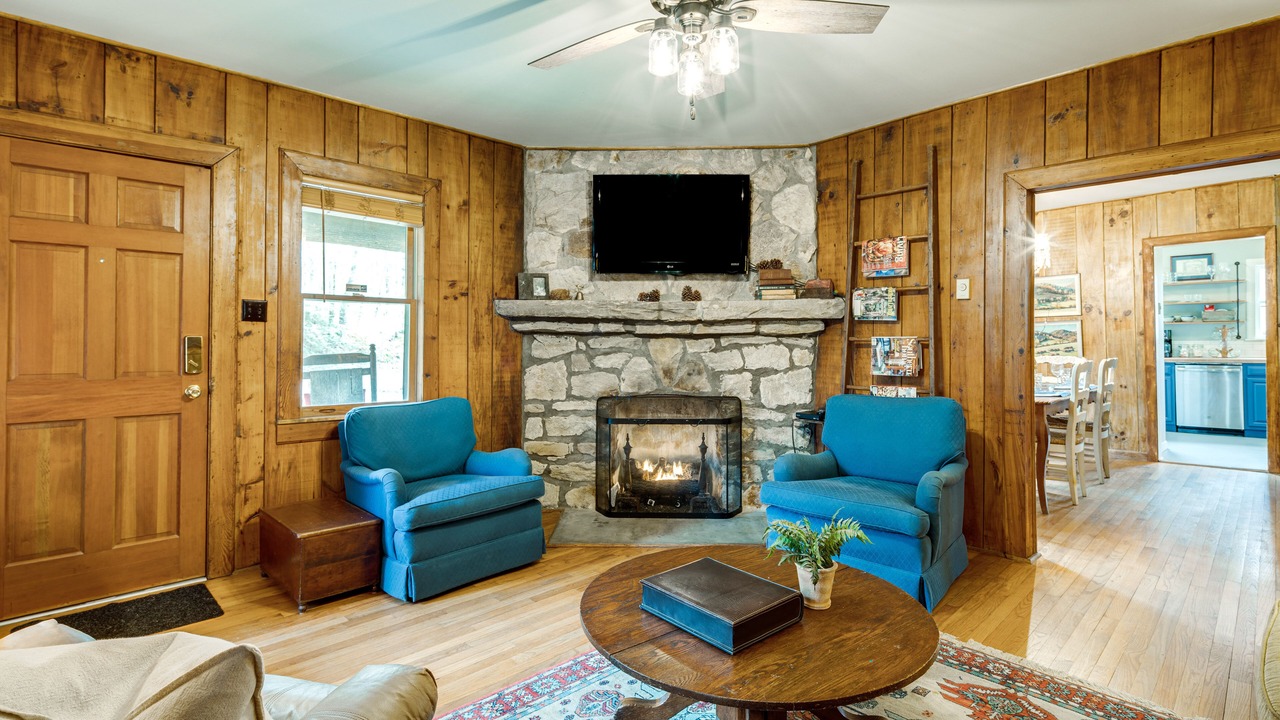 Photo of Livingroom in Hendersonville