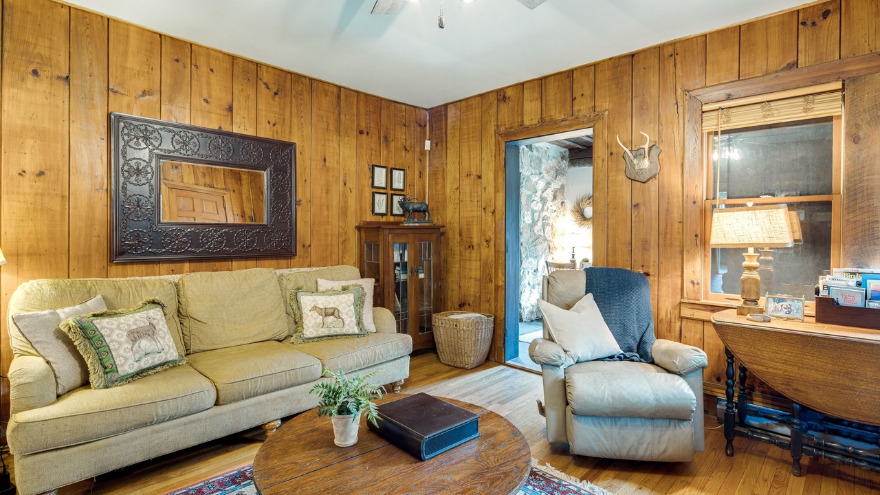 Photo of Livingroom in Hendersonville