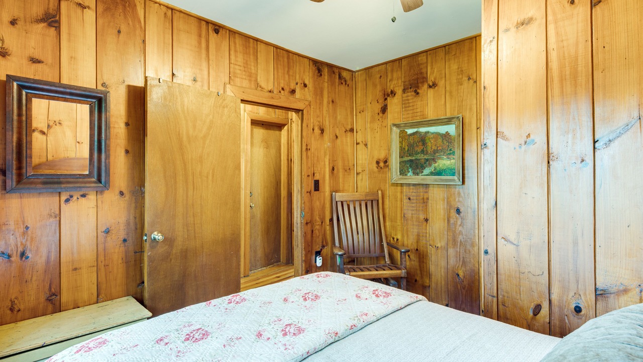 Photo of Bedroom in Hendersonville