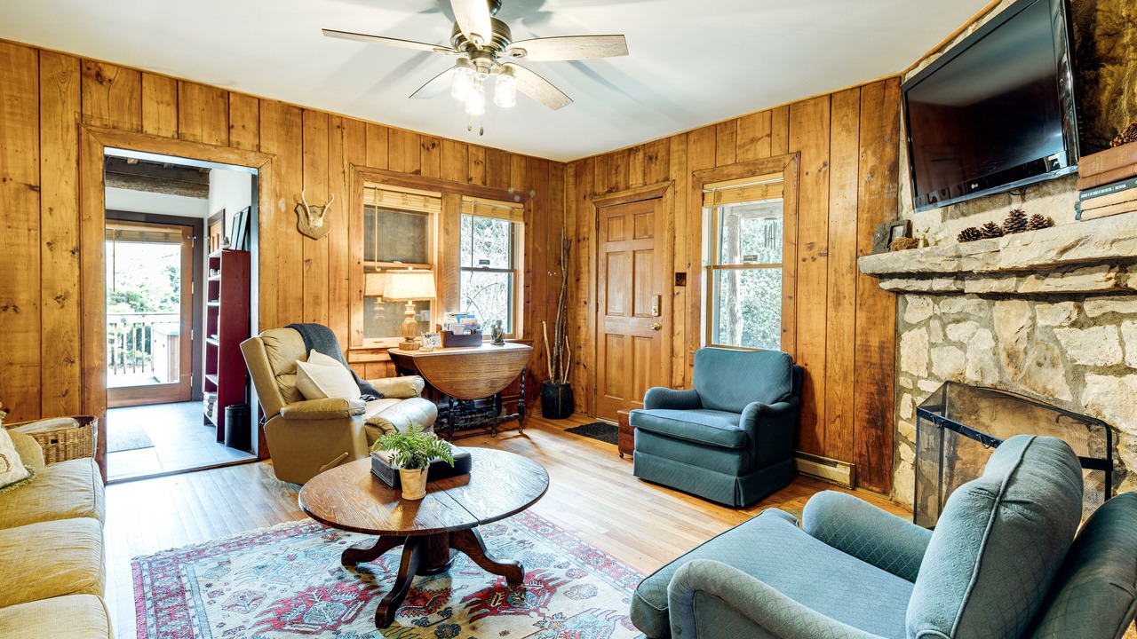 Photo of Livingroom in Hendersonville