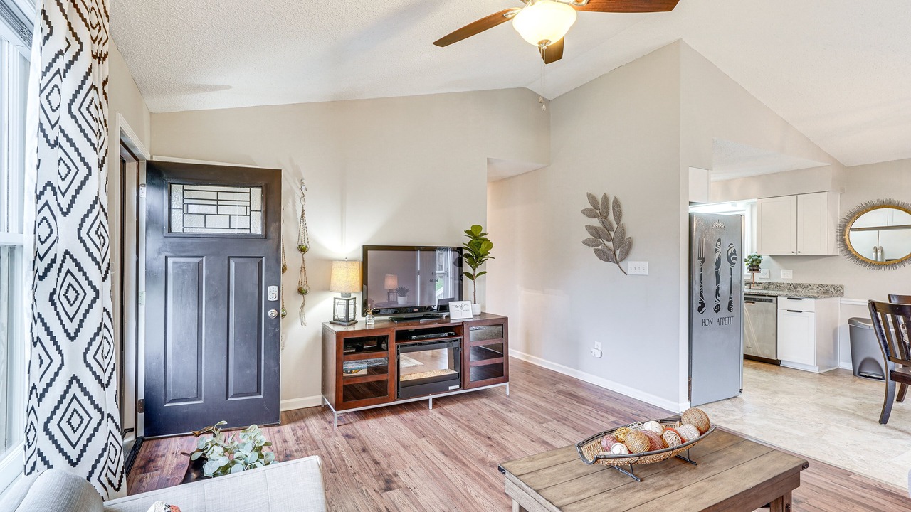 Photo of Livingroom in Mebane