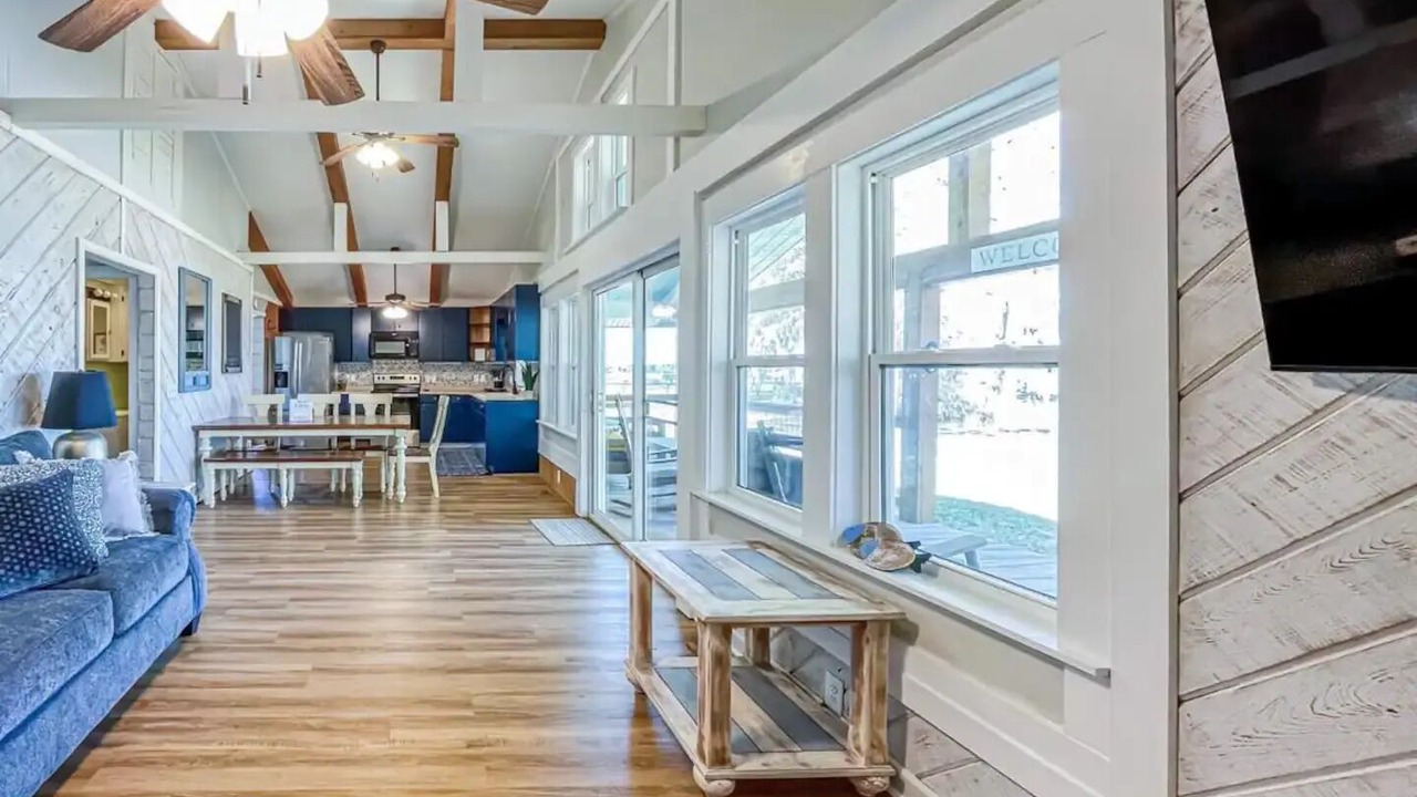 Photo of Livingroom in Lake Waccamaw