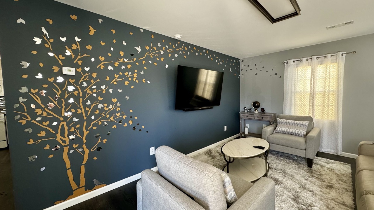 Photo of Livingroom in Lenoir
