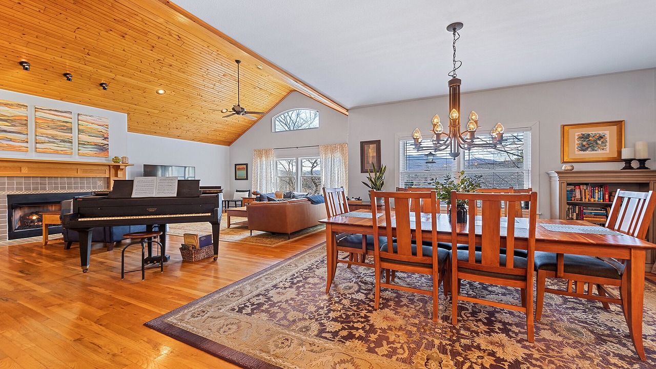 Photo of Bedroom in Lake Junaluska