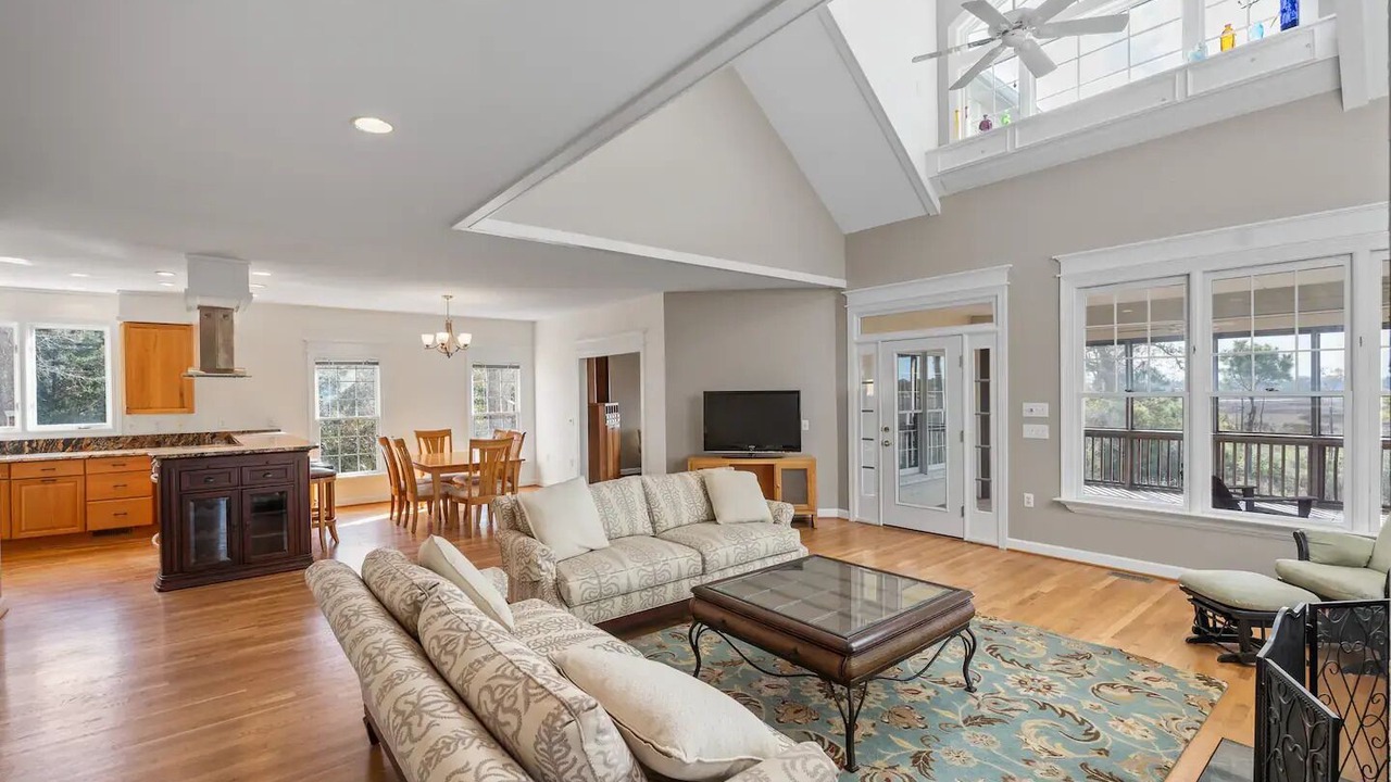 Photo of Livingroom in St. James