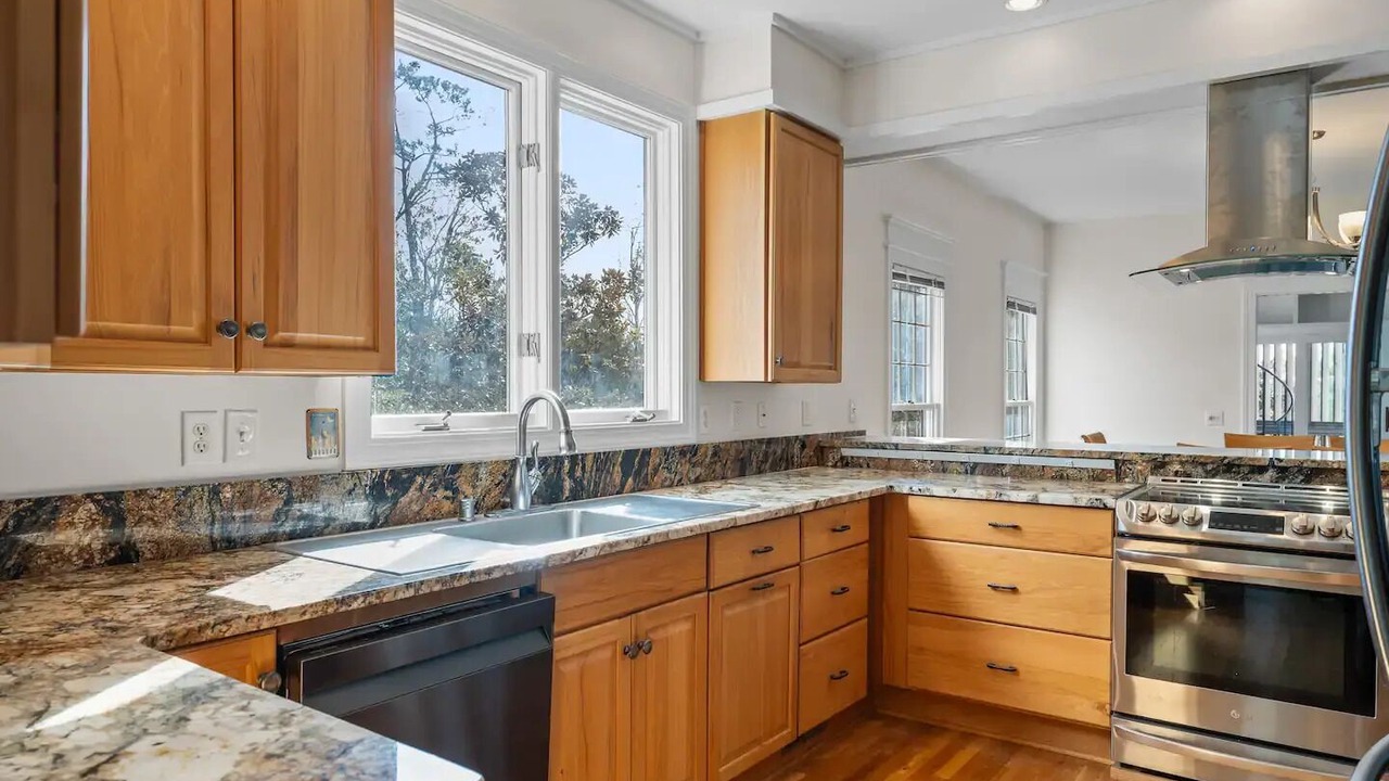 Photo of Kitchen in St. James