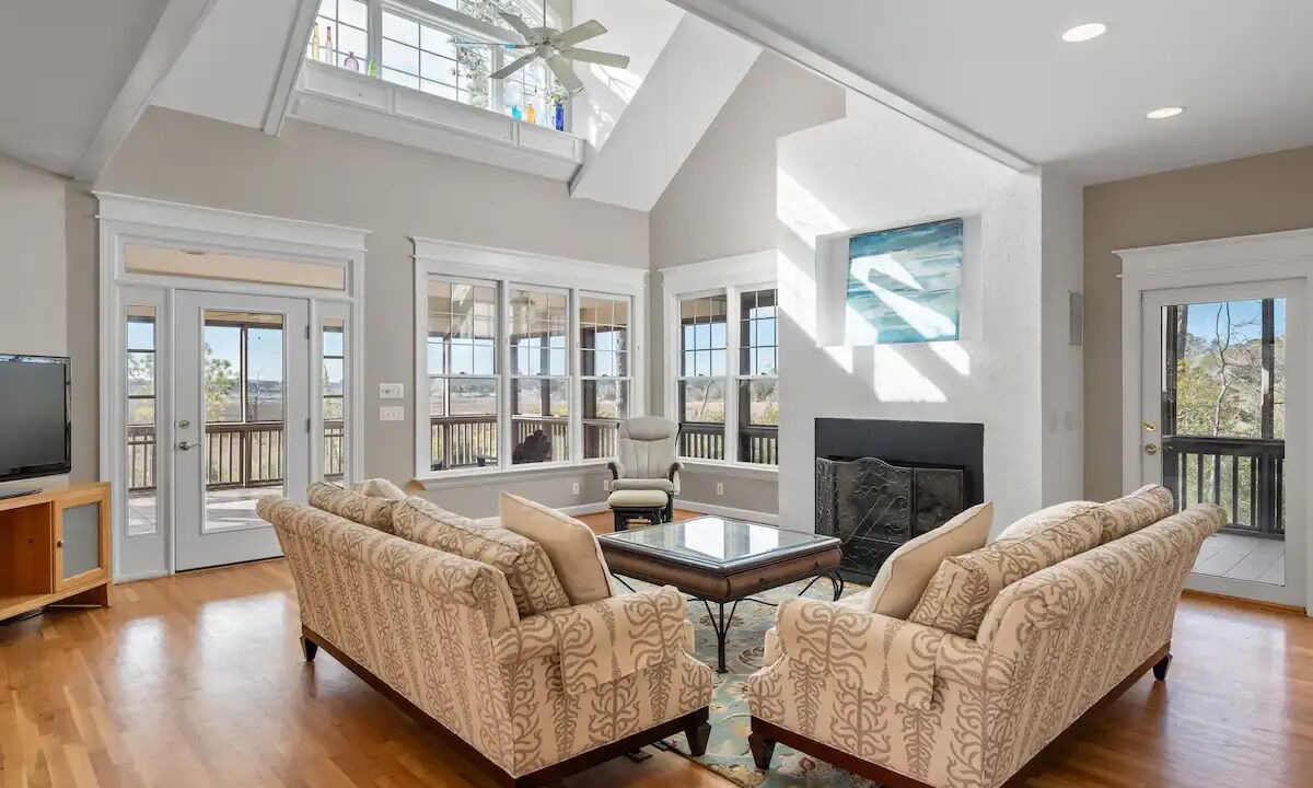 Photo of Livingroom in St. James