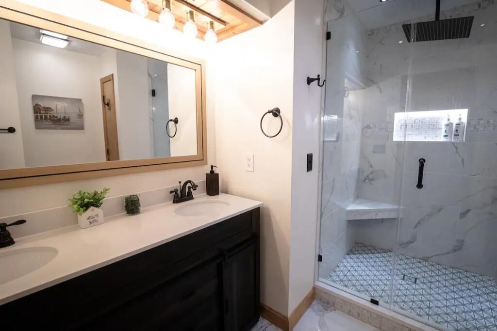 Photo of Bathroom in Sea Scape