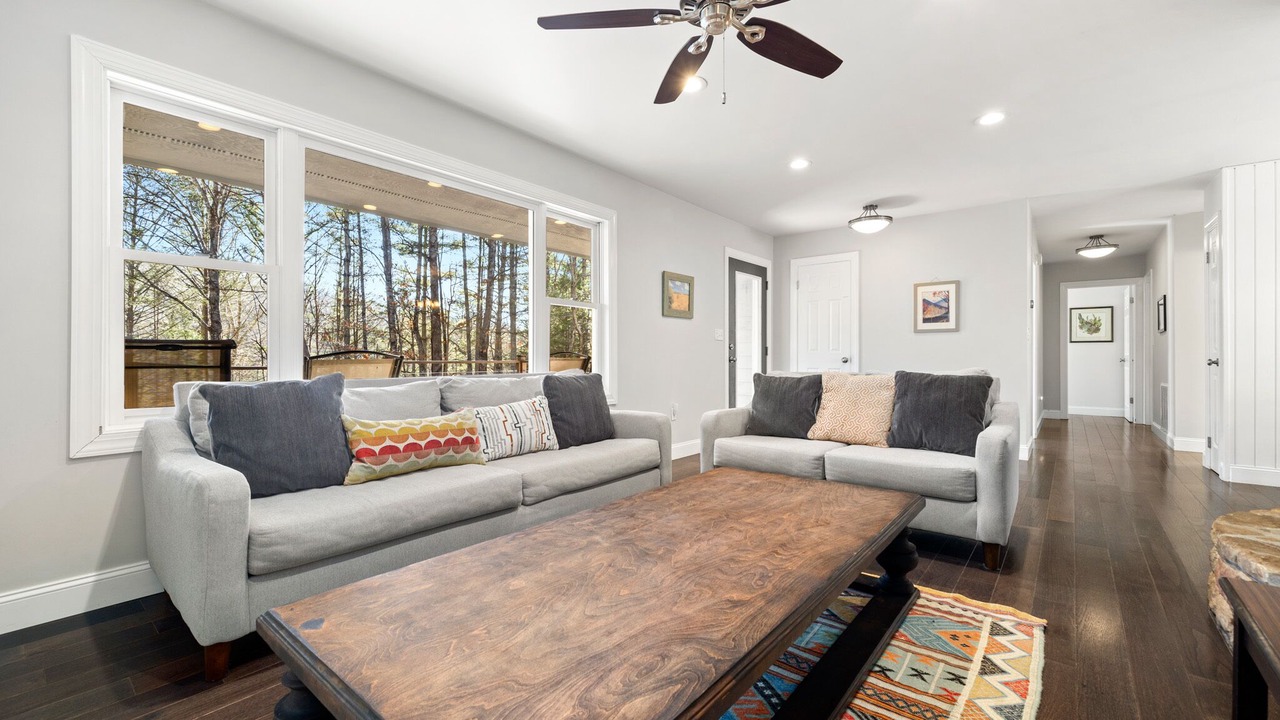 Photo of Livingroom in Fairview