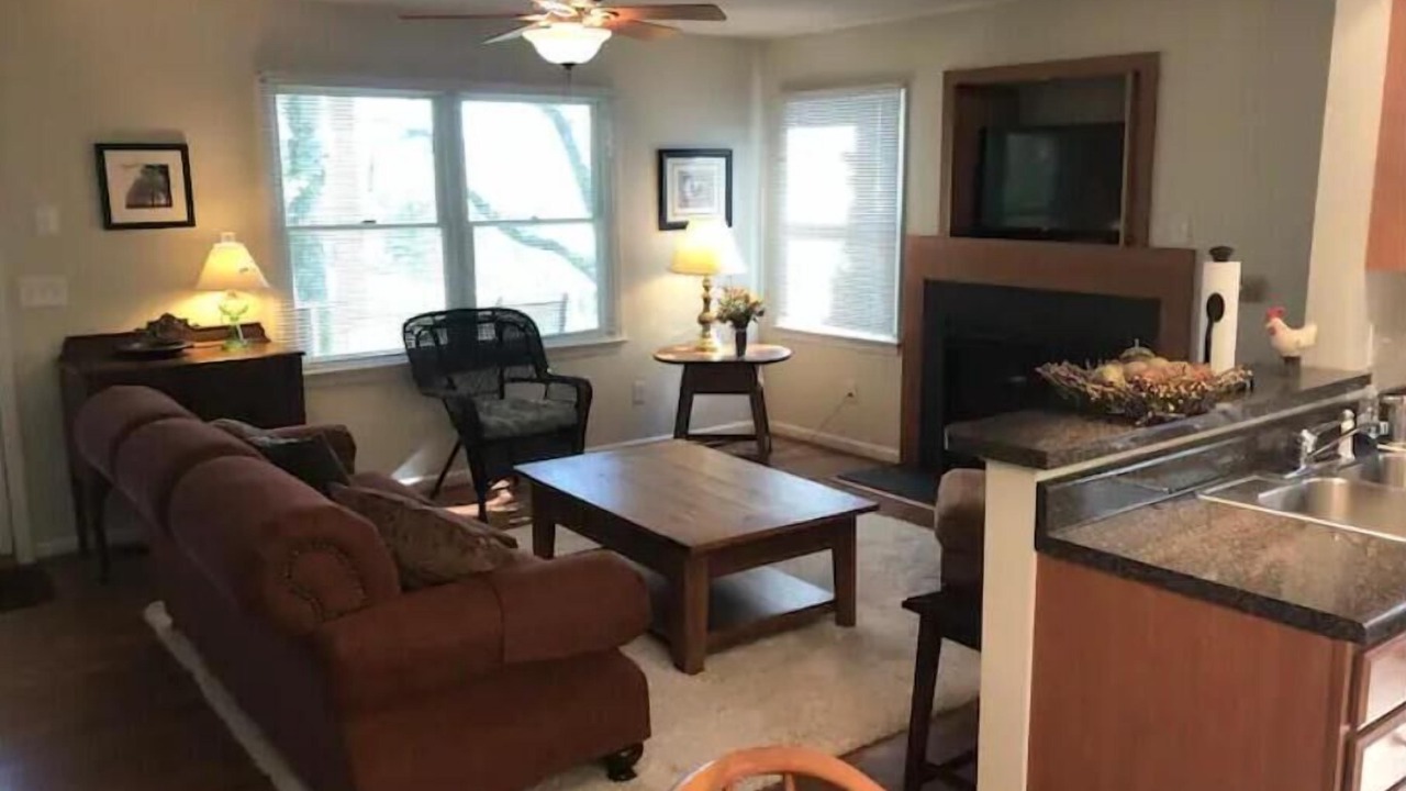 Photo of Livingroom in Laurel Springs