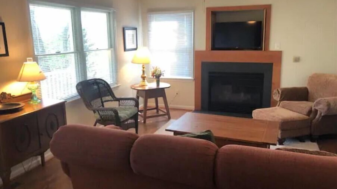Photo of Livingroom in Laurel Springs