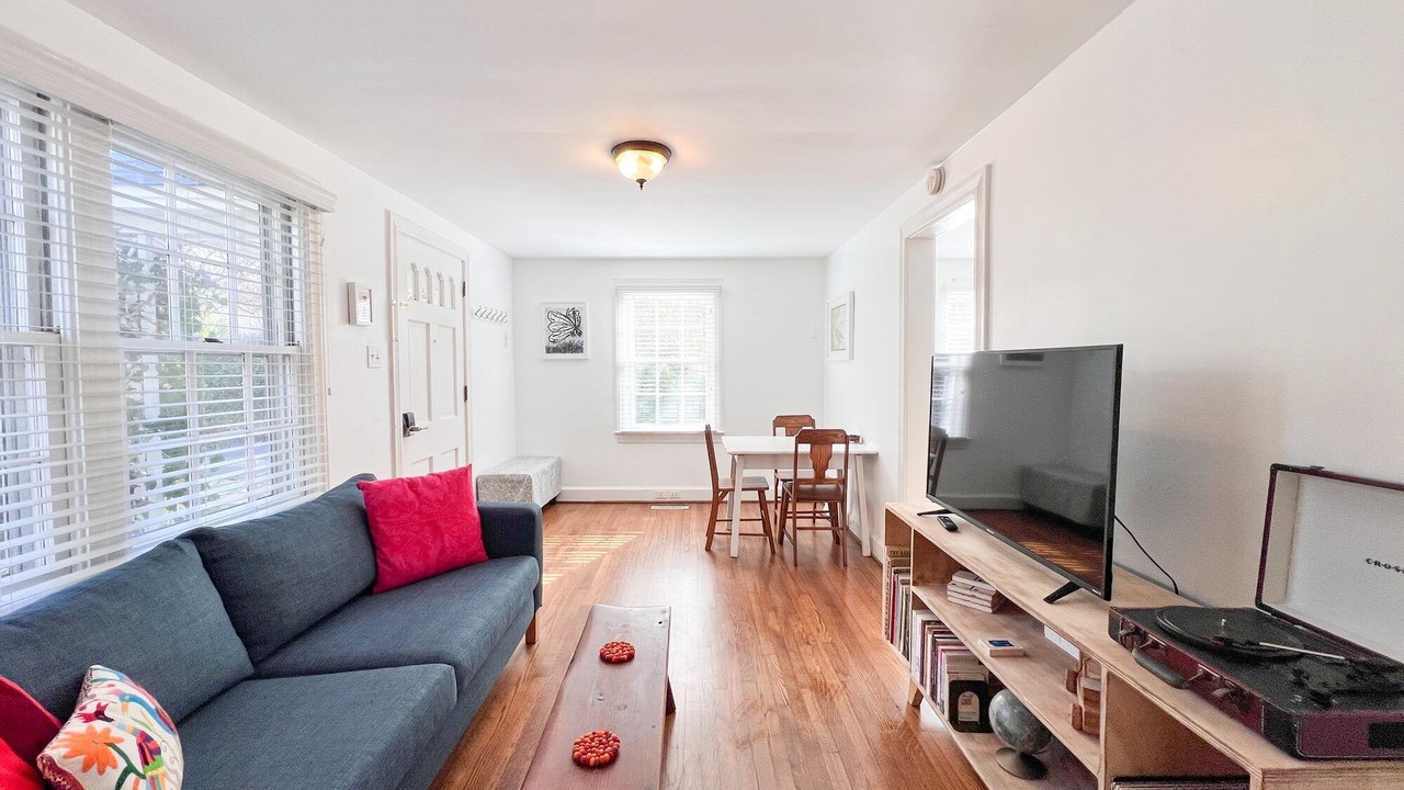 Photo of Livingroom in Winston - Salem