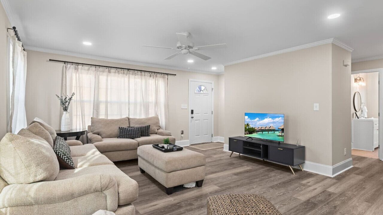 Photo of Livingroom in Dunn