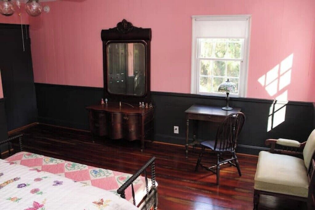 Photo of Bedroom in Sampson County