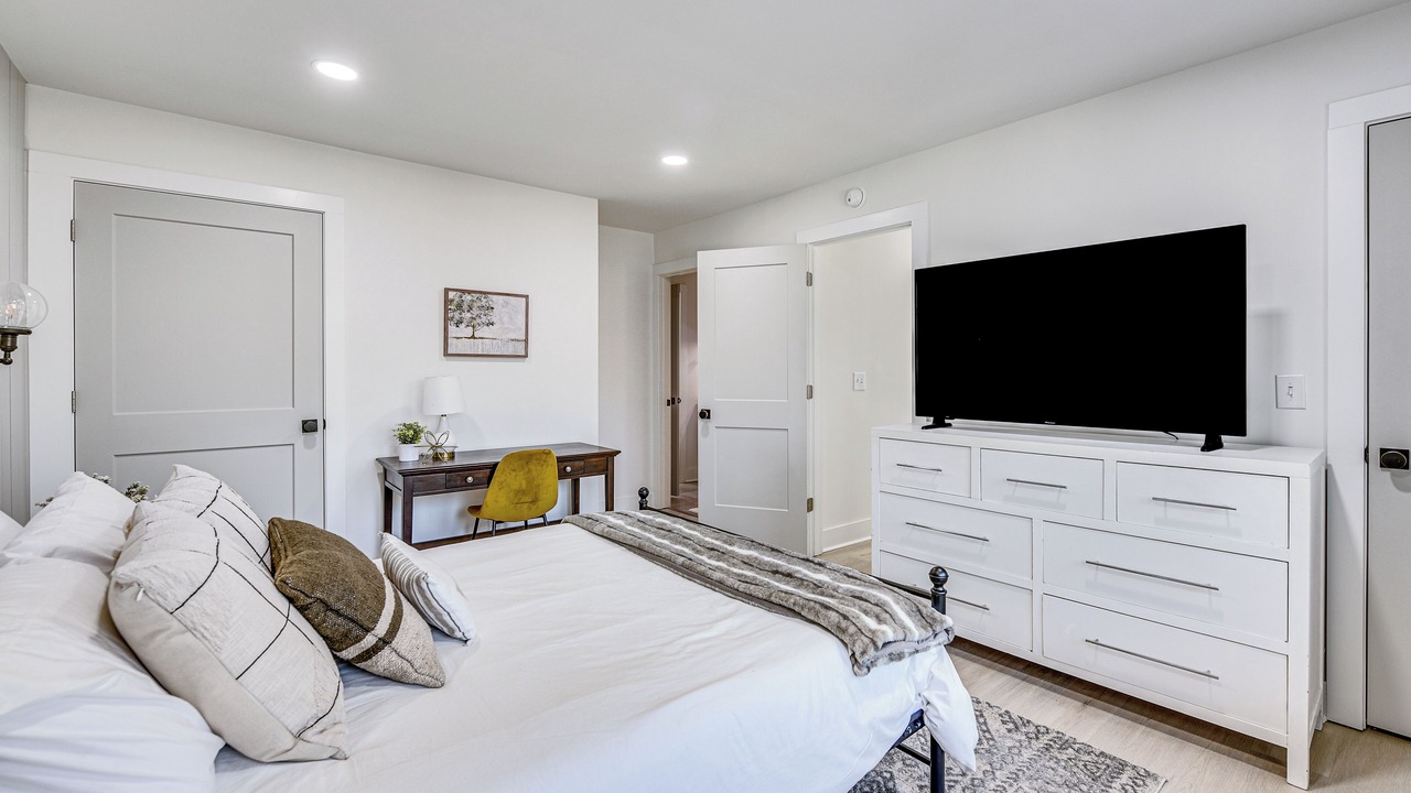 Photo of Bedroom in Troy