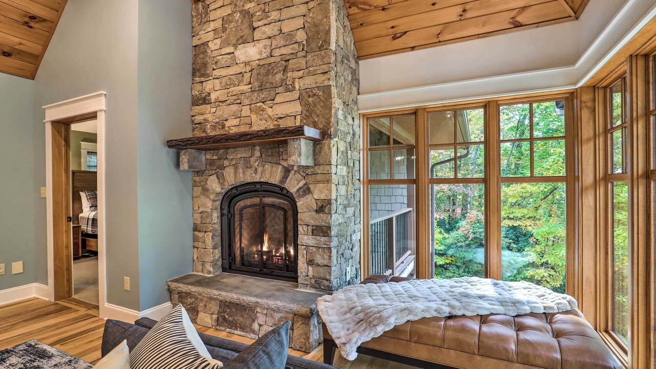 Photo of Bedroom in Laurel Ridge