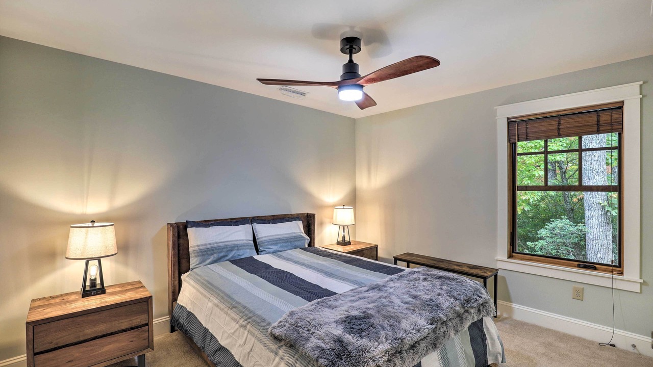 Photo of Bedroom in Laurel Ridge