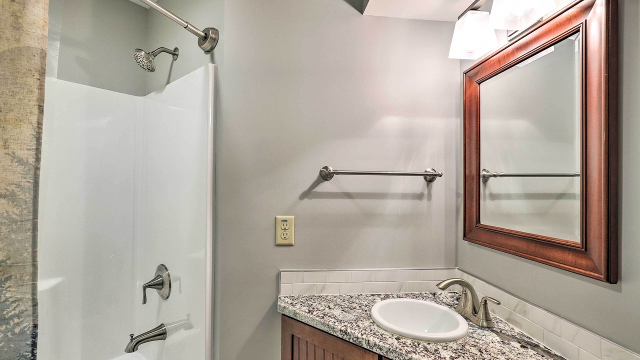 Photo of Bathroom in Laurel Ridge