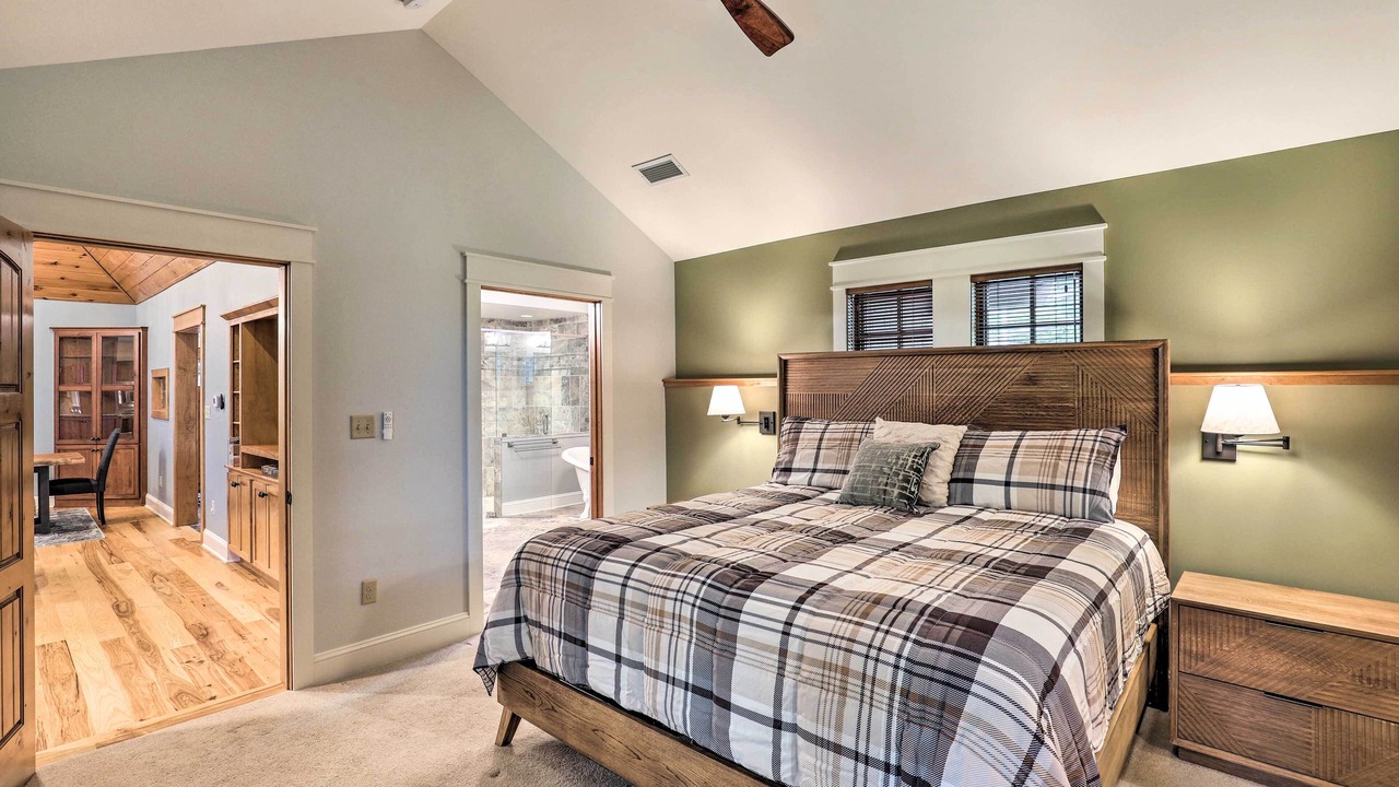 Photo of Bedroom in Laurel Ridge