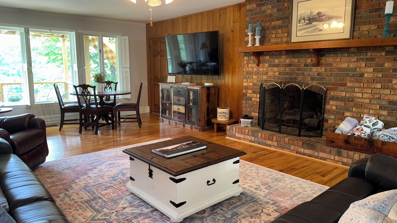 Photo of Livingroom in Warrensville