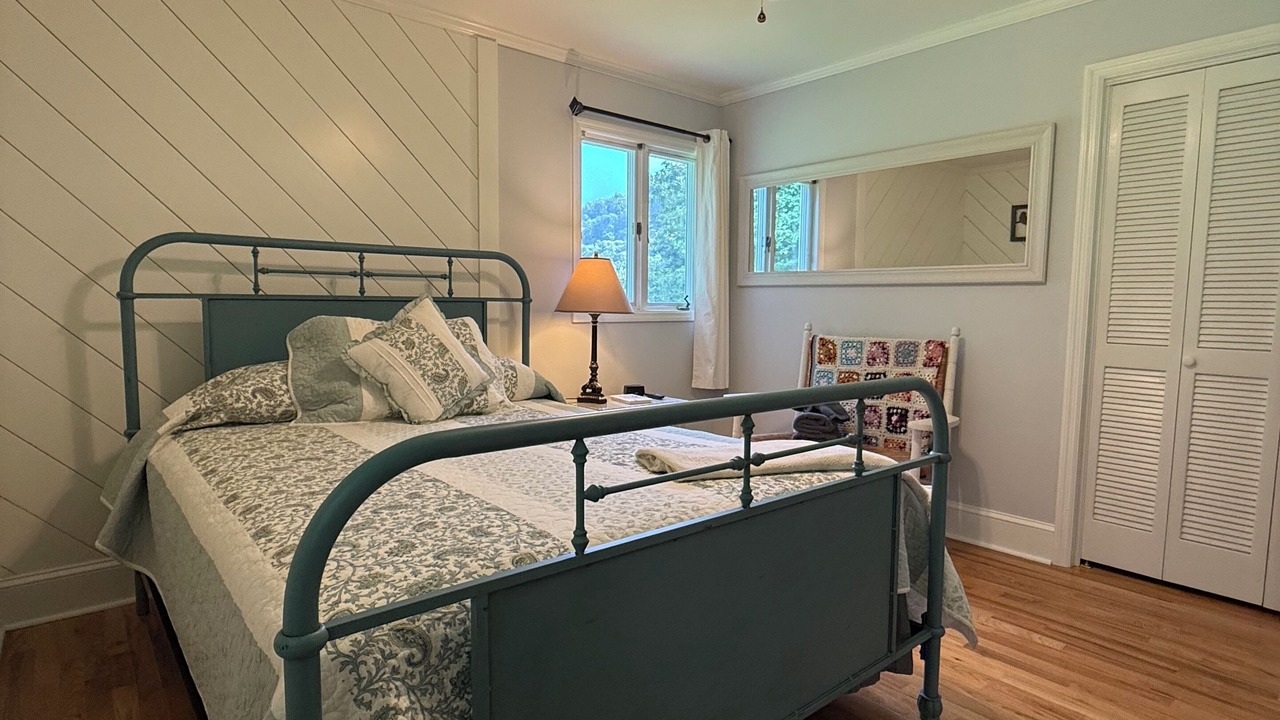 Photo of Bedroom in Warrensville