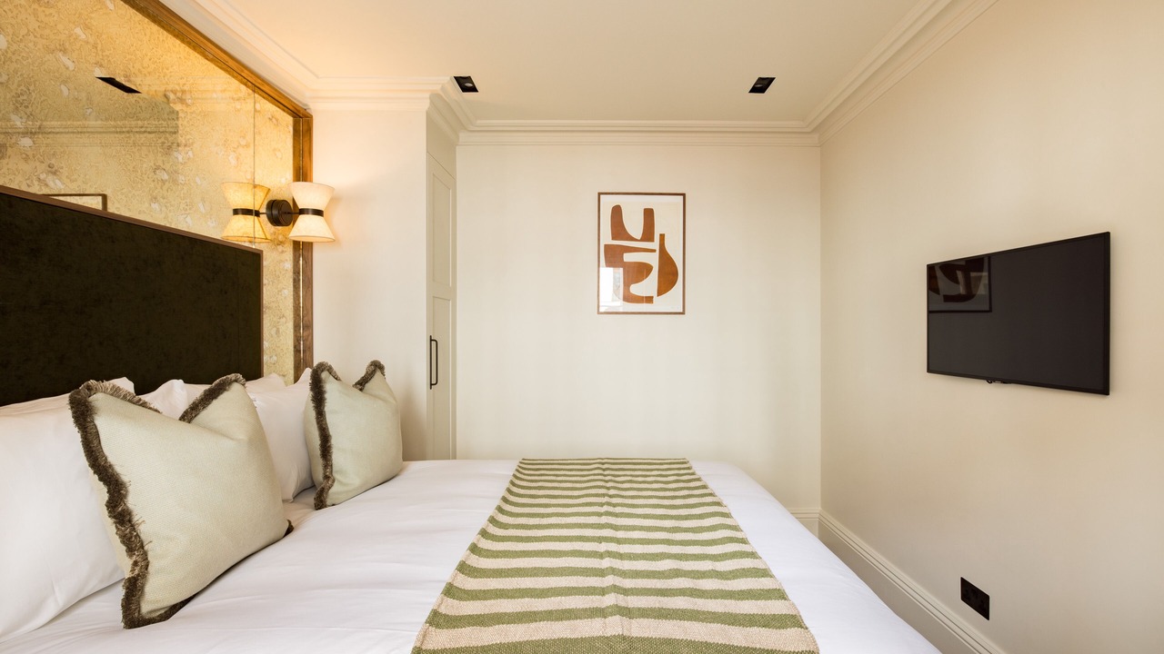 Photo of Bedroom in Royal Borough of Kensington and Chelsea