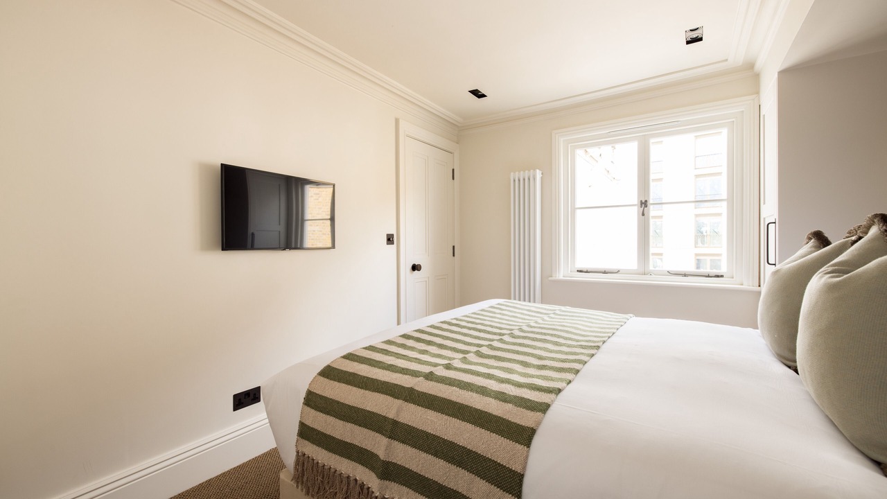 Photo of Bedroom in Royal Borough of Kensington and Chelsea