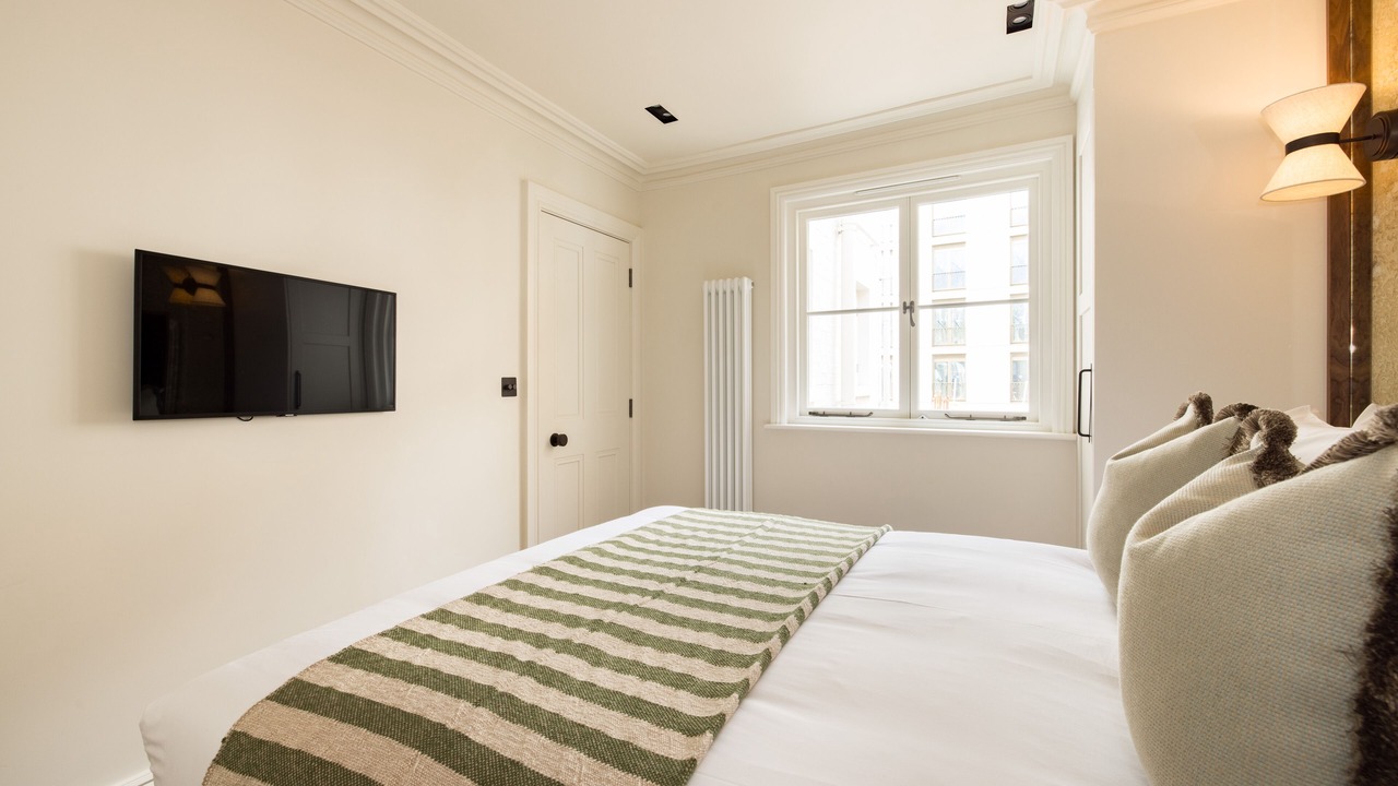 Photo of Bedroom in Royal Borough of Kensington and Chelsea