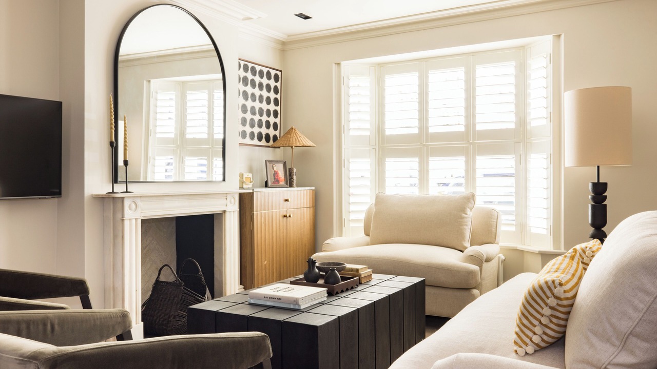 Photo of Livingroom in Royal Borough of Kensington and Chelsea