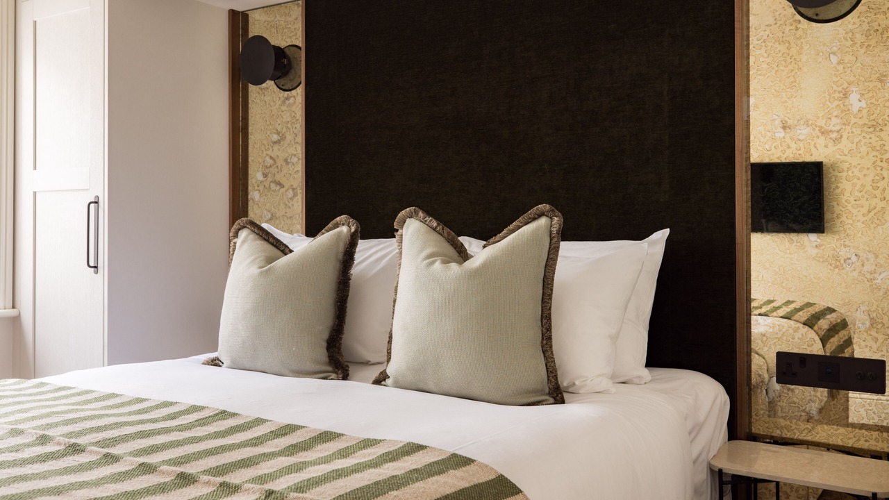 Photo of Bedroom in Royal Borough of Kensington and Chelsea