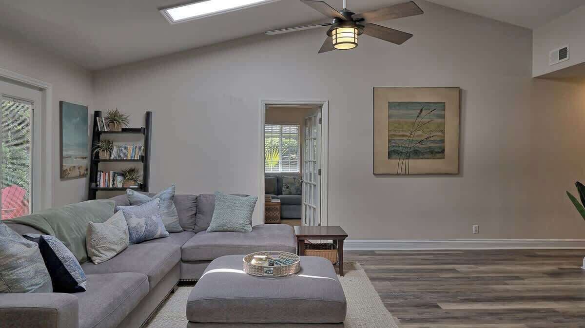 Photo of Livingroom in Lawton Woods