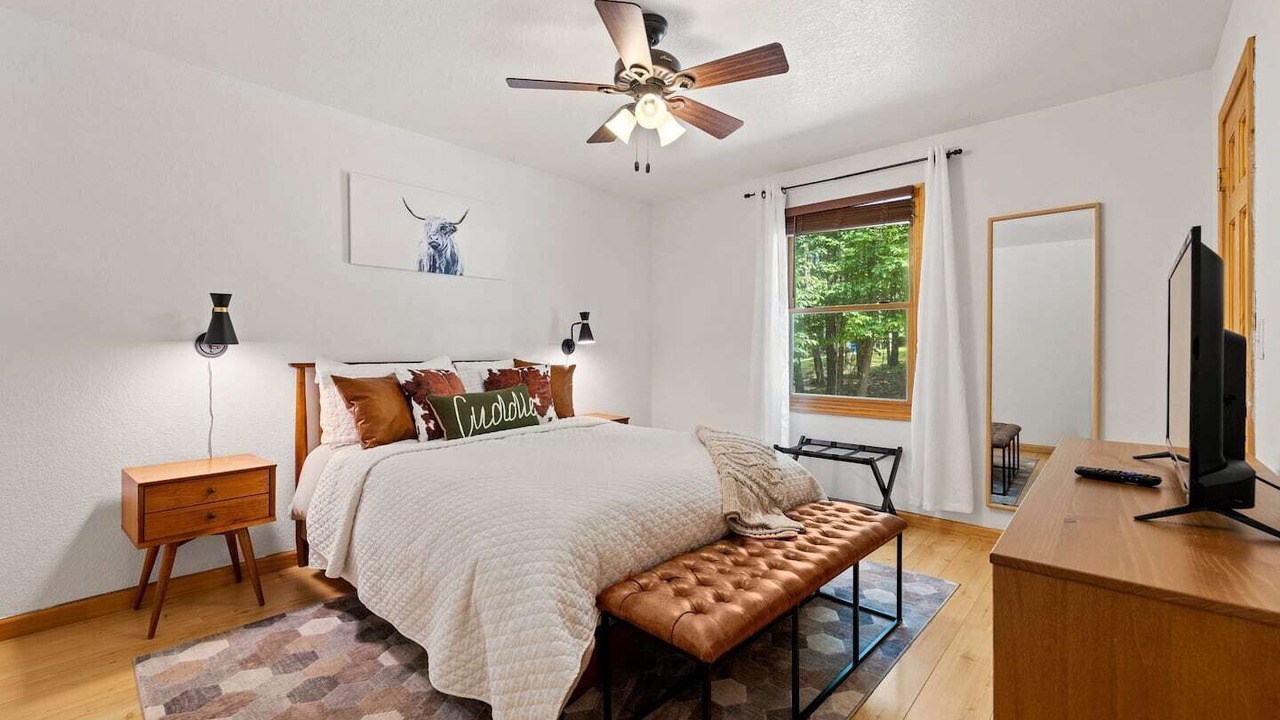 Photo of Bedroom in Murphy